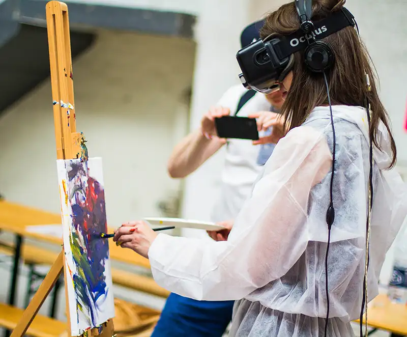 Software VR per addestramento e istruzione. Sviluppo software per supporto digitale all'insegnamento. Soluzioni digitali per scuola, sport e forze dell'ordine.